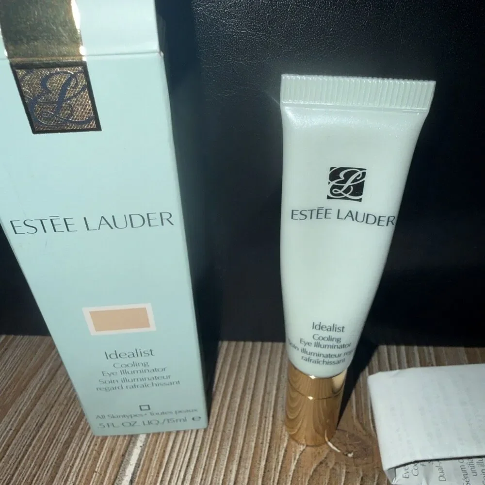 ESTEE LAUDER Idealist Cooling Eye Illuminator LIGHT-MEDIUM .5 fl oz 15 mL